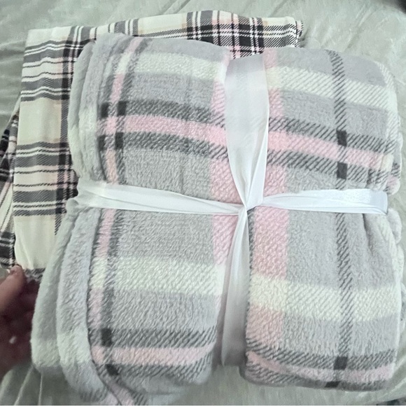 You Are Gorgeous Women's Plaid Robe - Pink and Gray - Picture 3 of 3